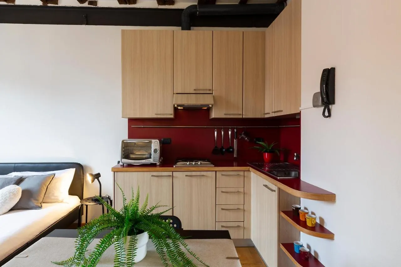 Pit Stop - Navigli Studio Milan Apartment