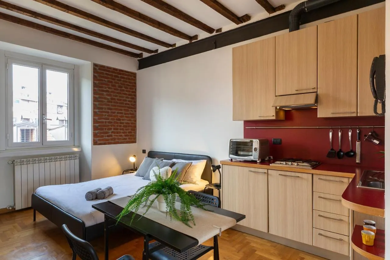 Pit Stop - Navigli Studio Milano Italien